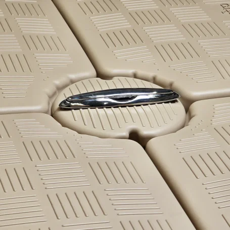 Taquets rétractables sur vis d'assemblage